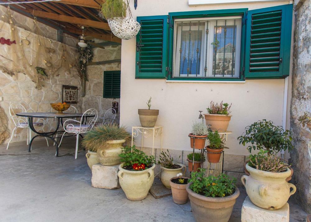Apartment Antica With Yard & Bbq Split Bagian luar foto