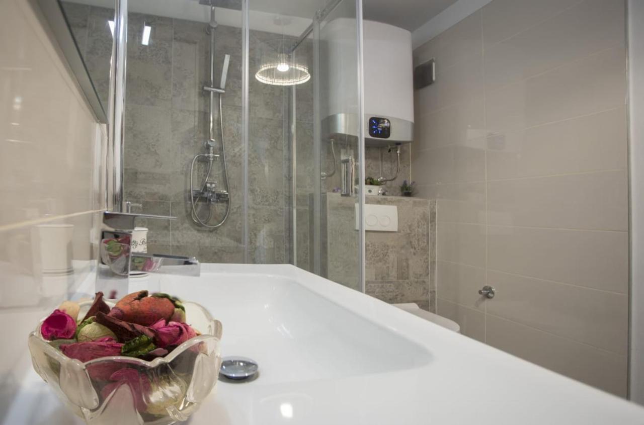 Apartment Antica With Yard & Bbq Split Bagian luar foto