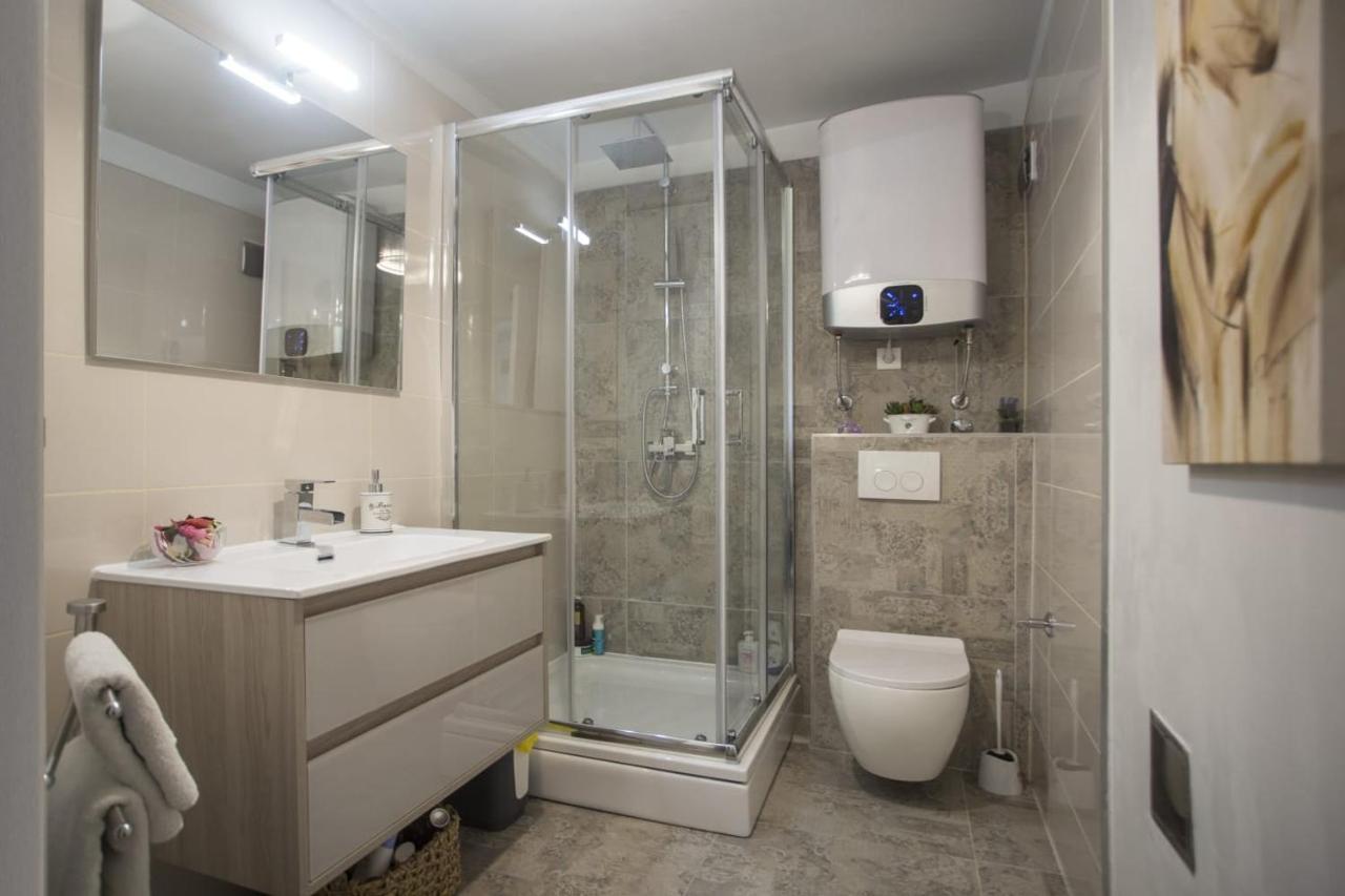 Apartment Antica With Yard & Bbq Split Bagian luar foto